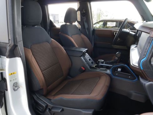 Used 2023 Ford Bronco Outer Banks w/ Sasquatch Package AWD/4WD image 27