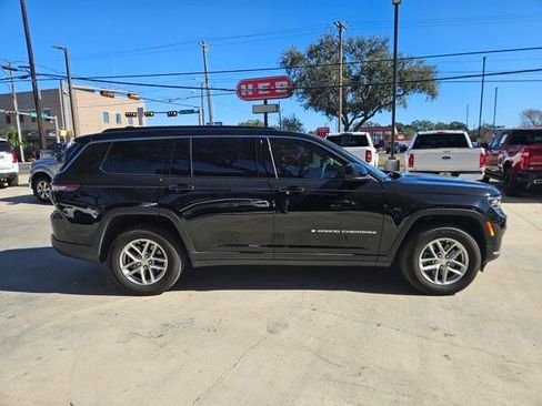Used 2024 Jeep Grand Cherokee L Laredo w/ Luxury Tech Group I image 5