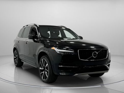 Used 2018 Volvo XC90 T6 Momentum w/ Convenience Package image 6