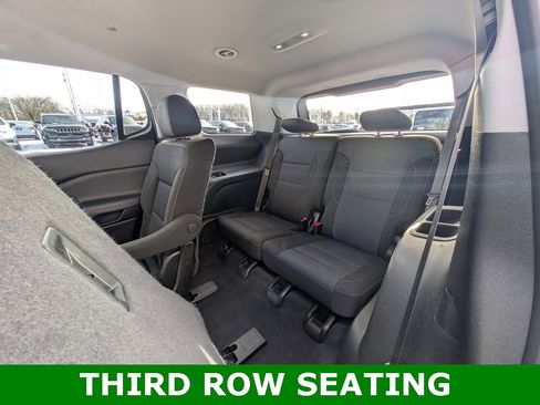 Used 2021 GMC Acadia SLE image 3