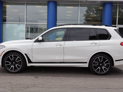 Used 2020 BMW X7 xDrive40i w/ M Sport Package AWD/4WD image 2