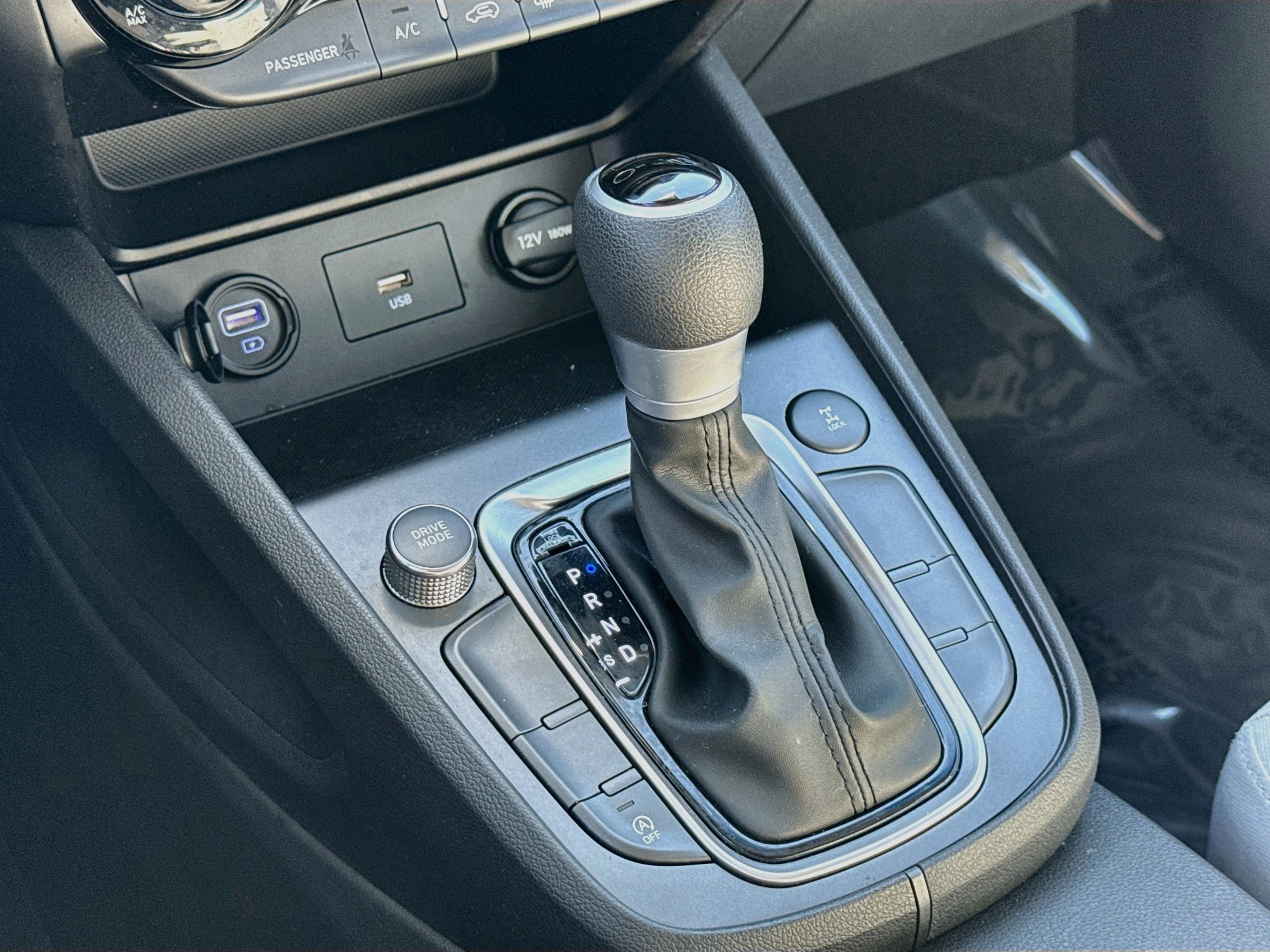 Certified 2023 Hyundai Kona SEL AWD/4WD image 19