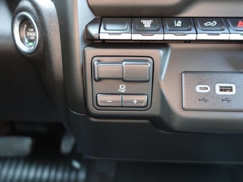 Used 2024 GMC Sierra 2500 Pro AWD/4WD image 46