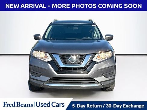 Used 2020 Nissan Rogue SV w/ Premium Package image 2
