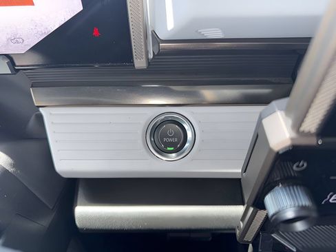 Used 2024 GMC Hummer EV 3X AWD/4WD image 19