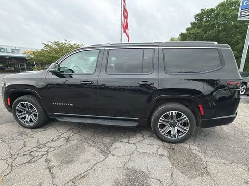 Used 2023 Jeep Wagoneer 4WD w/ Premium Group I image 11