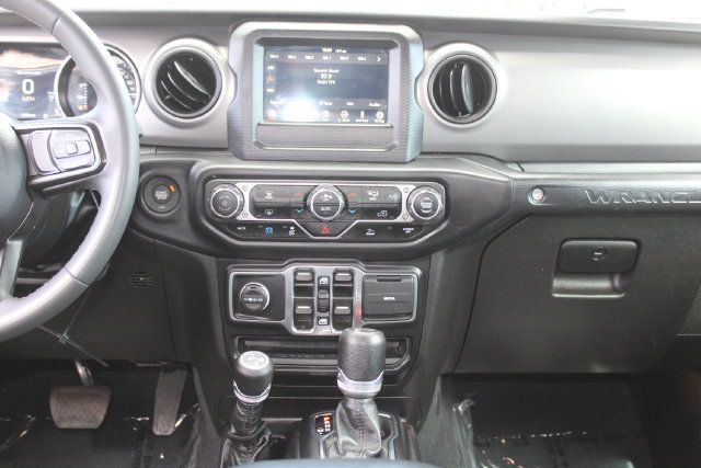Used 2023 Jeep Wrangler Unlimited AWD/4WD image 17