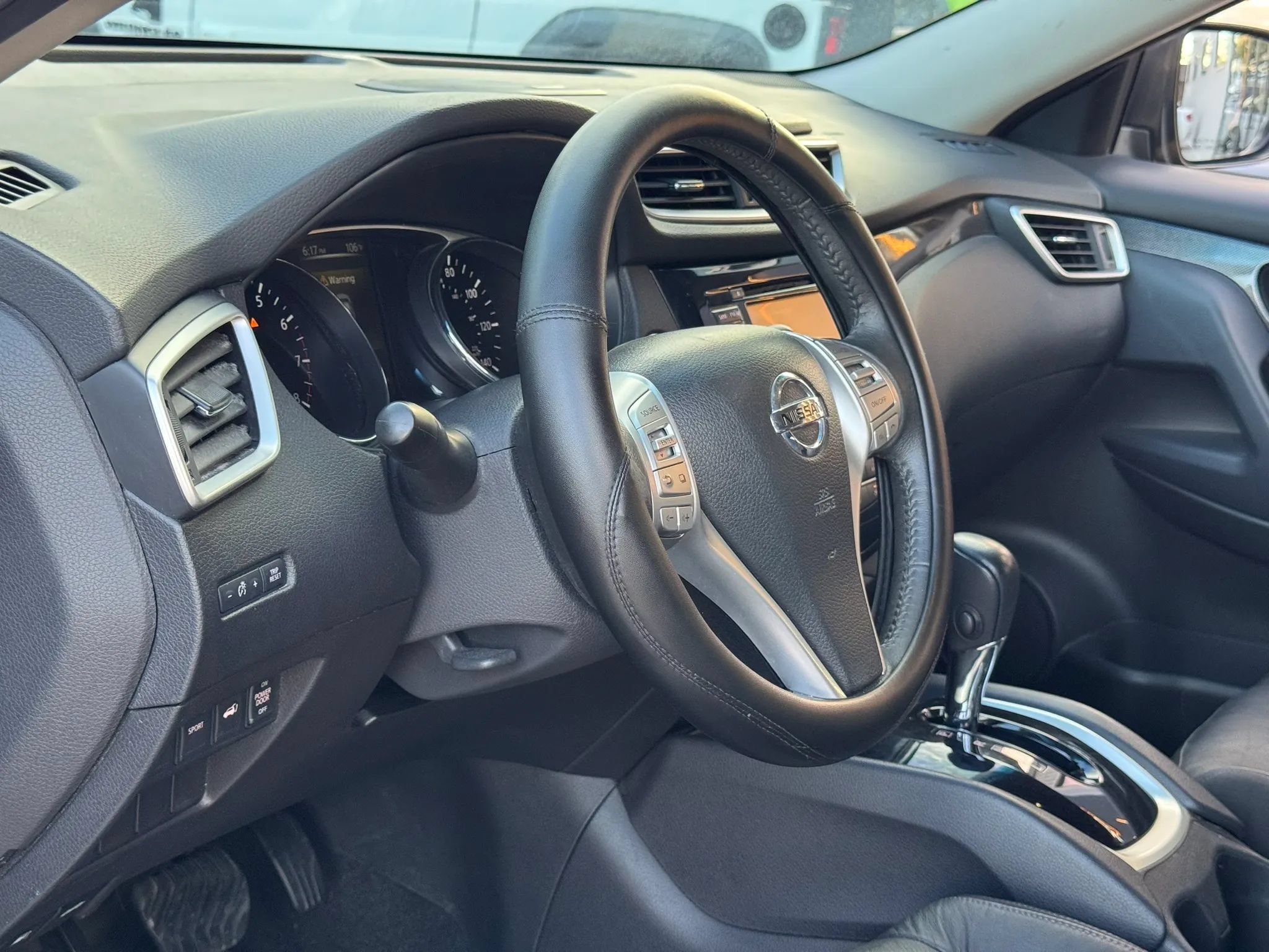 Used 2015 Nissan Rogue SL FWD image 17