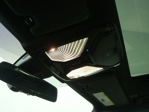 Certified 2023 BMW 330i Sedan w/ Premium Package image 22