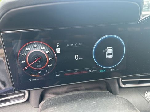 Used 2024 Hyundai Elantra Limited FWD image 18
