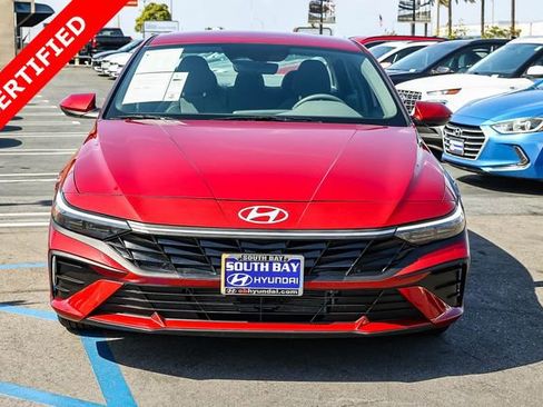 Used 2025 Hyundai Elantra Hybrid FWD image 2