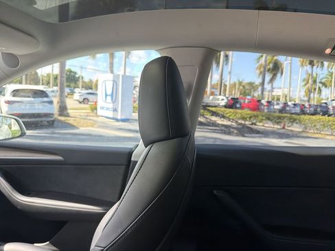 Used 2023 Tesla Model Y Long Range image 12