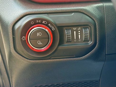 Used 2022 Jeep Gladiator Rubicon w/ LED Lighting Group AWD/4WD image 10