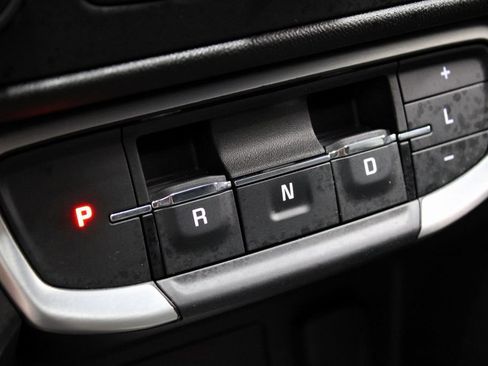Used 2024 GMC Terrain SLE w/ Driver Convenience Package FWD image 32