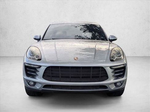 Used 2018 Porsche Macan AWD/4WD image 2