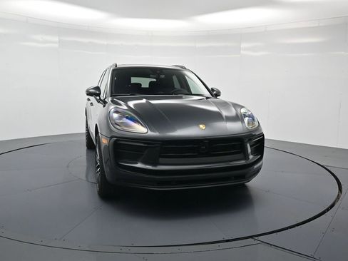 Certified 2026 Porsche Macan image 33