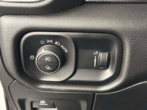 Used 2023 RAM 1500 Big Horn AWD/4WD image 28