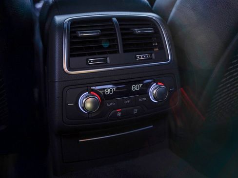 Used 2017 Audi S7 Prestige w/ Prestige Package image 38