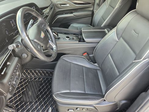 Used 2023 Cadillac Escalade ESV Sport w/ LPO, ONYX Package image 8