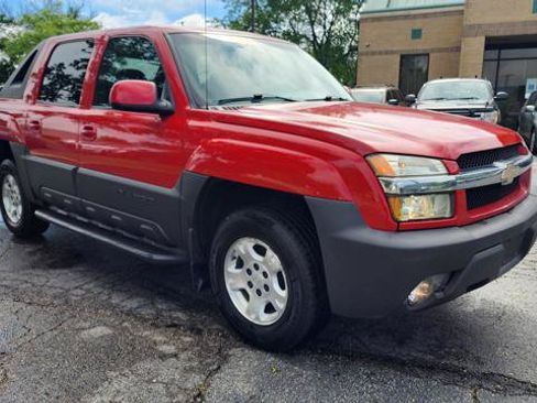 Used 2003 Chevrolet Avalanche 4x4 w/ Suspension Package, Off-Road image 2