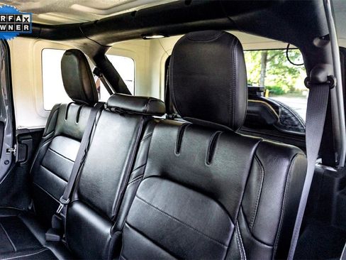 Used 2023 Jeep Wrangler Unlimited Sahara image 26