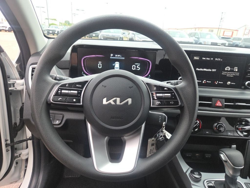 Used 2024 Kia Seltos LX AWD/4WD image 15