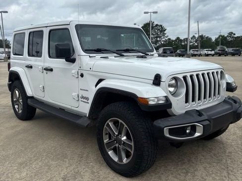Used 2022 Jeep Wrangler Unlimited Sahara w/ Cold Weather Group AWD/4WD image 10