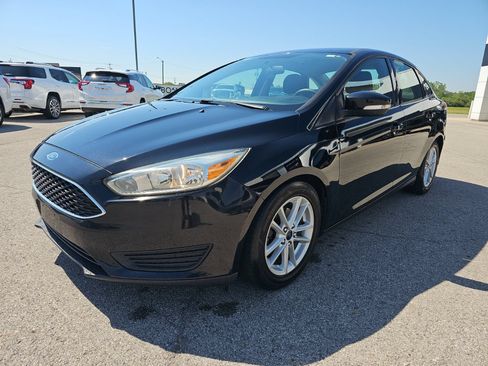 Used 2016 Ford Focus SE FWD image 3
