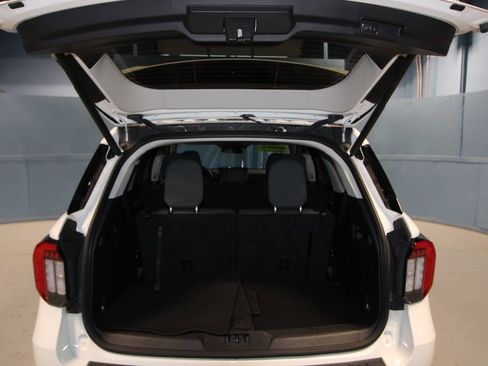 Used 2025 Ford Explorer Active image 42