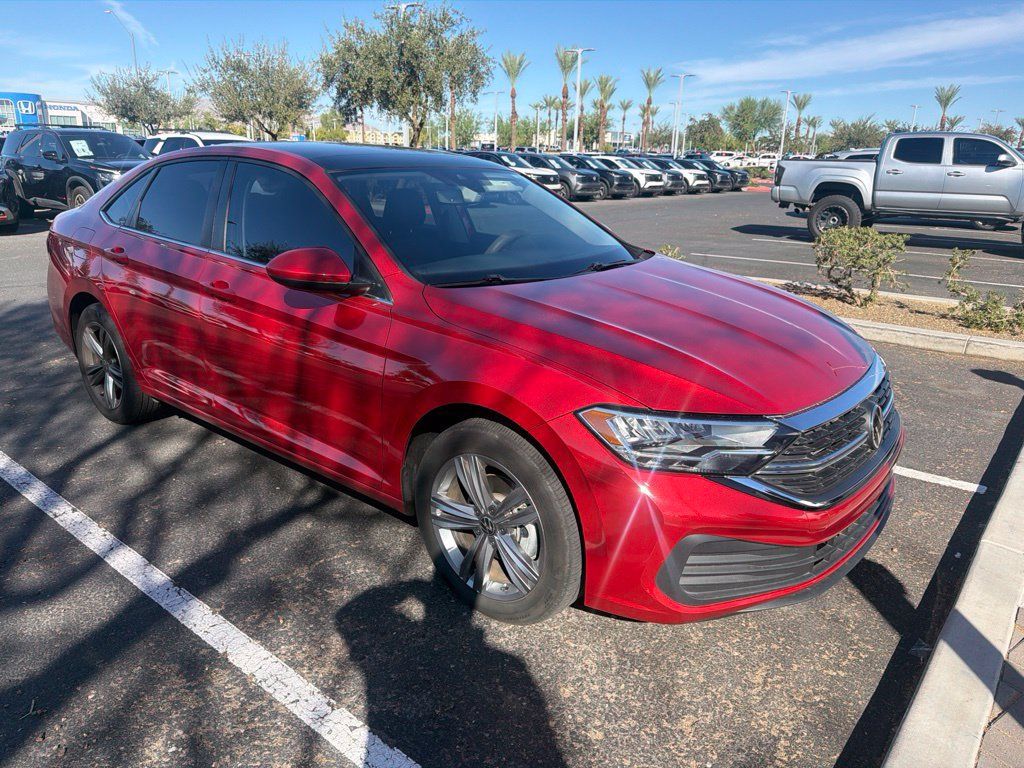 Used 2023 Volkswagen Jetta SE FWD image 3