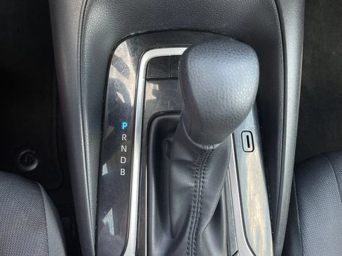 Used 2022 Toyota Corolla LE FWD image 28