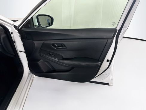Used 2024 Nissan Sentra S FWD image 31