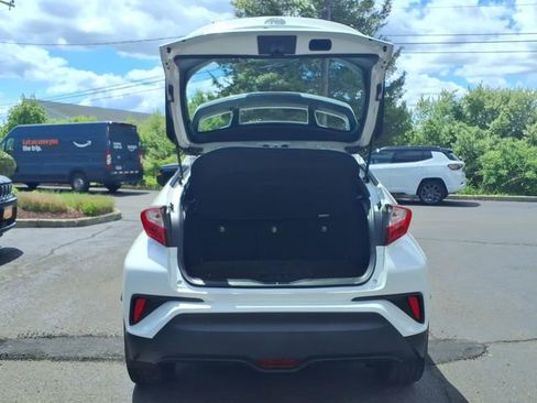 Used 2018 Toyota C-HR XLE FWD image 7