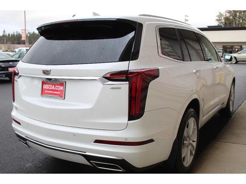 Used 2020 Cadillac XT6 Premium Luxury FWD image 4