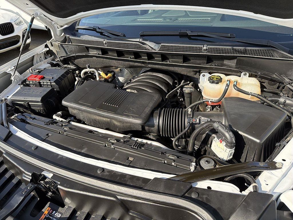 Used 2024 GMC Yukon XL Denali RWD image 30