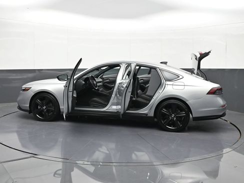 Used 2024 Honda Accord Sport image 39
