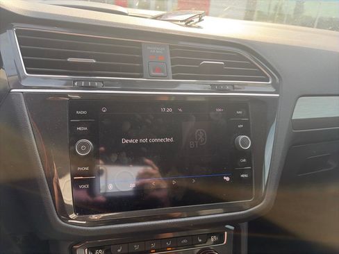 Used 2019 Volkswagen Tiguan SE FWD image 14