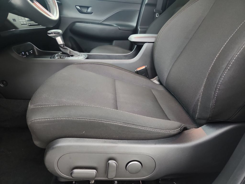 Used 2025 Hyundai Kona SEL AWD/4WD image 22