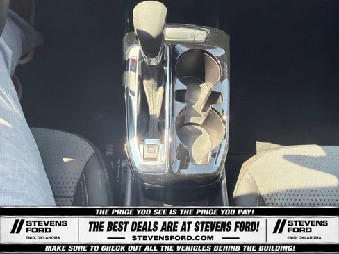 Used 2025 Chevrolet Trax LT FWD image 23
