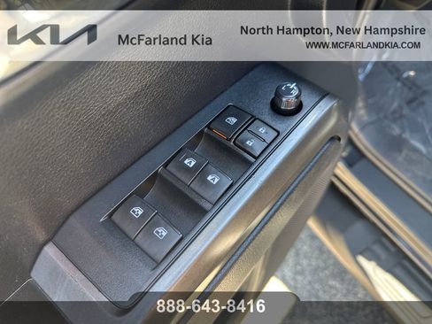 Used 2019 Toyota Tacoma TRD Sport AWD/4WD image 12