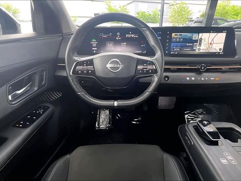 Used 2024 Nissan Ariya AWD image 5