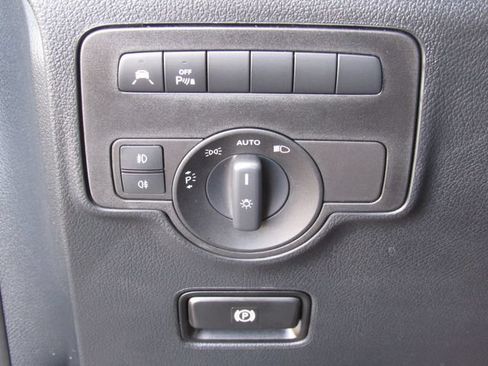 Used 2023 Mercedes-Benz Metris Passenger image 33