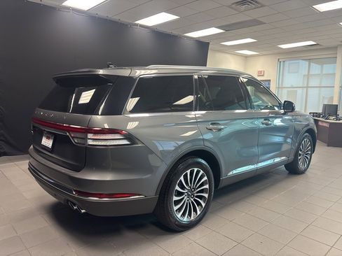 Used 2023 Lincoln Aviator Reserve image 3