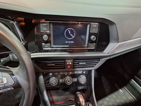 Used 2019 Volkswagen Jetta SE FWD image 10