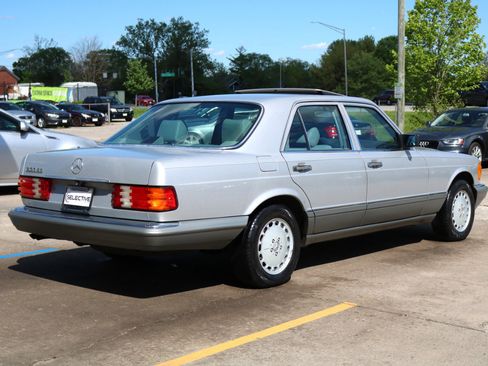 Used 1990 Mercedes-Benz 300 SE image 6