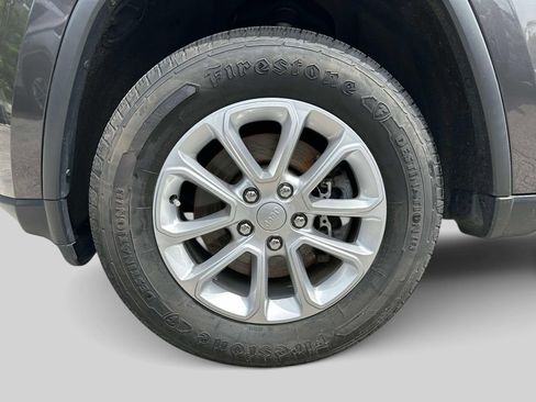Used 2021 Jeep Grand Cherokee Laredo AWD/4WD image 8