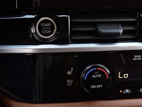 Used 2024 Nissan Pathfinder Platinum w/ Cargo Package AWD/4WD image 18