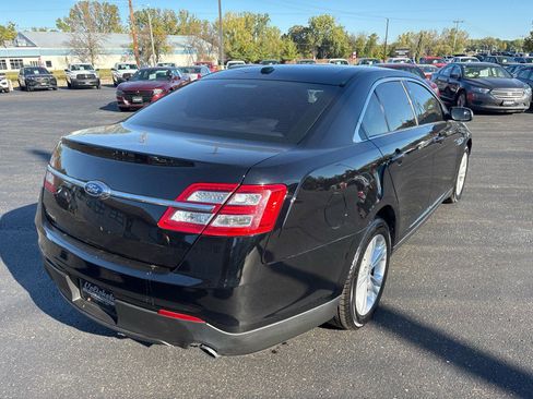 Used 2016 Ford Taurus SE image 3