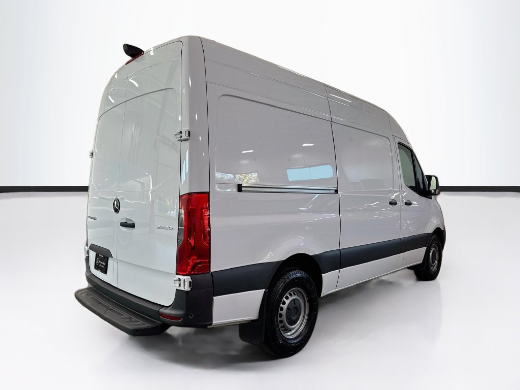 Used 2023 Mercedes-Benz Sprinter 2500 image 5