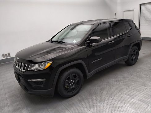 Used 2021 Jeep Compass Sport FWD image 2